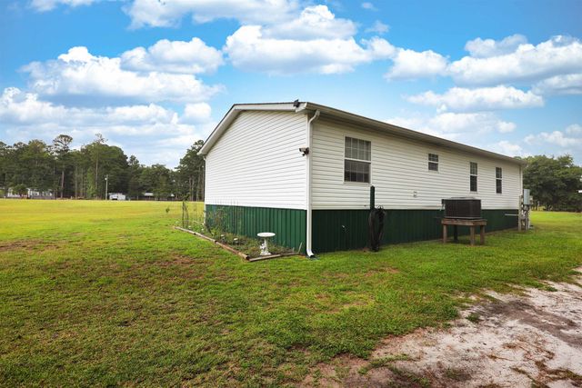 181 Blinkhorn Rd., Conway, SC 29526