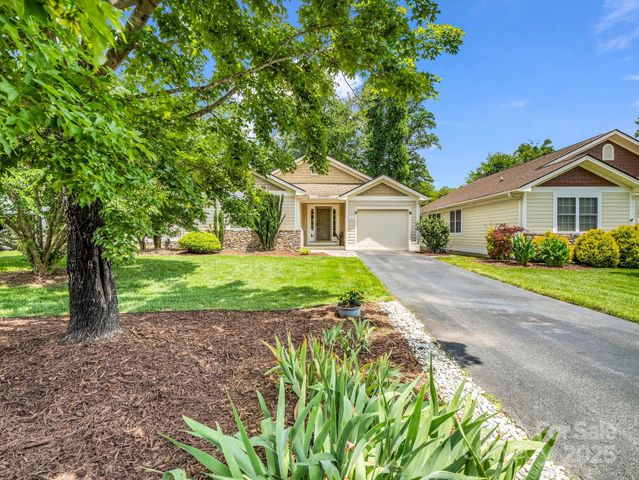 114 Fairway View Drive, Etowah, NC 28729