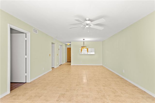 400 18th Street D2, Vero Beach, FL 32960