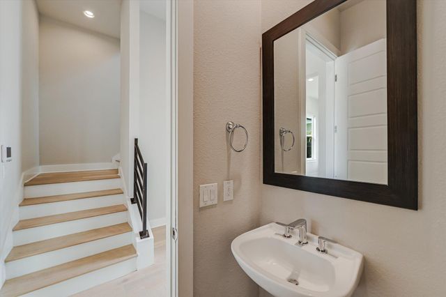 6133 Florencia LN, Austin, TX 78724