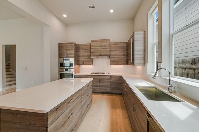 6133 Florencia LN, Austin, TX 78724