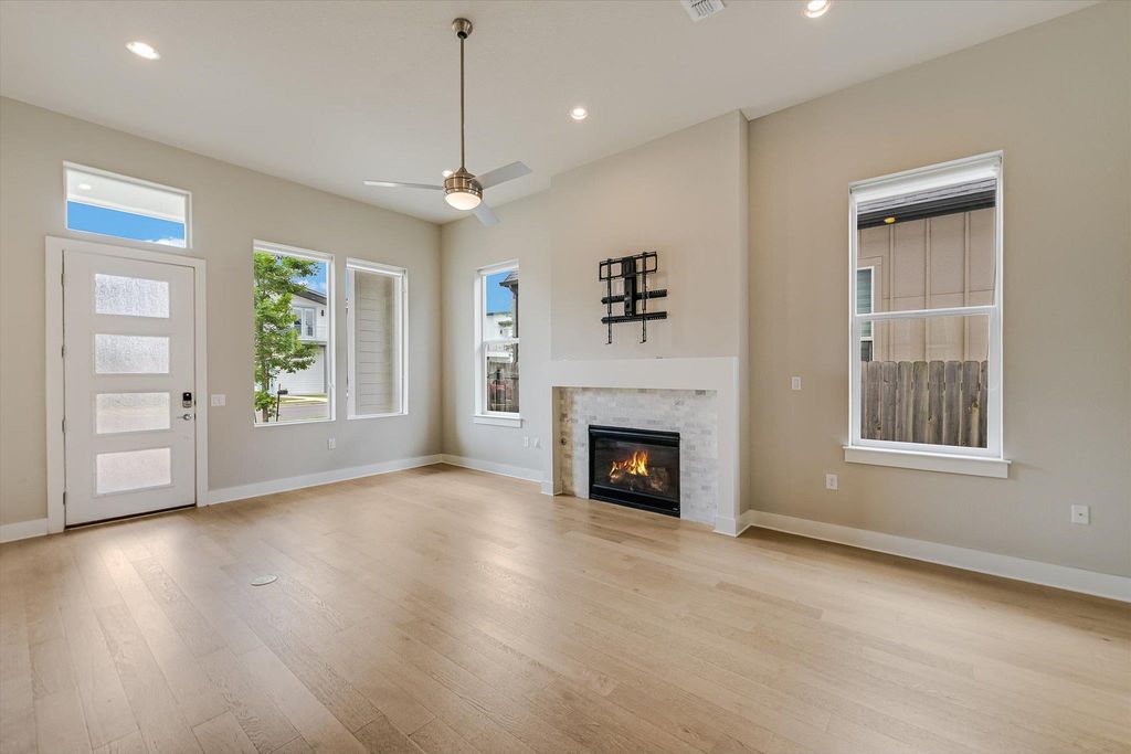 6133 Florencia LN, Austin, TX 78724