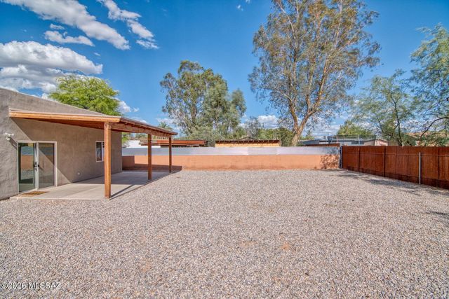 3304 E Elida Street, Tucson, AZ 85716