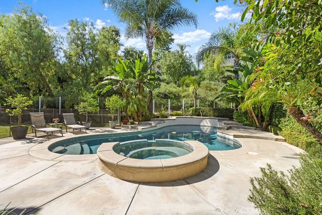 25785 Middle Ridge Ln, Laguna Hills, CA 92653