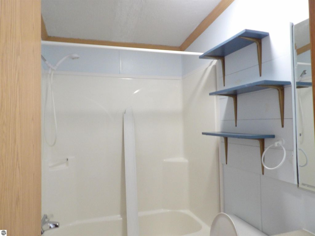 Image 14 of property listing at 388 Fairway Drive, Cadillac, MI 49601