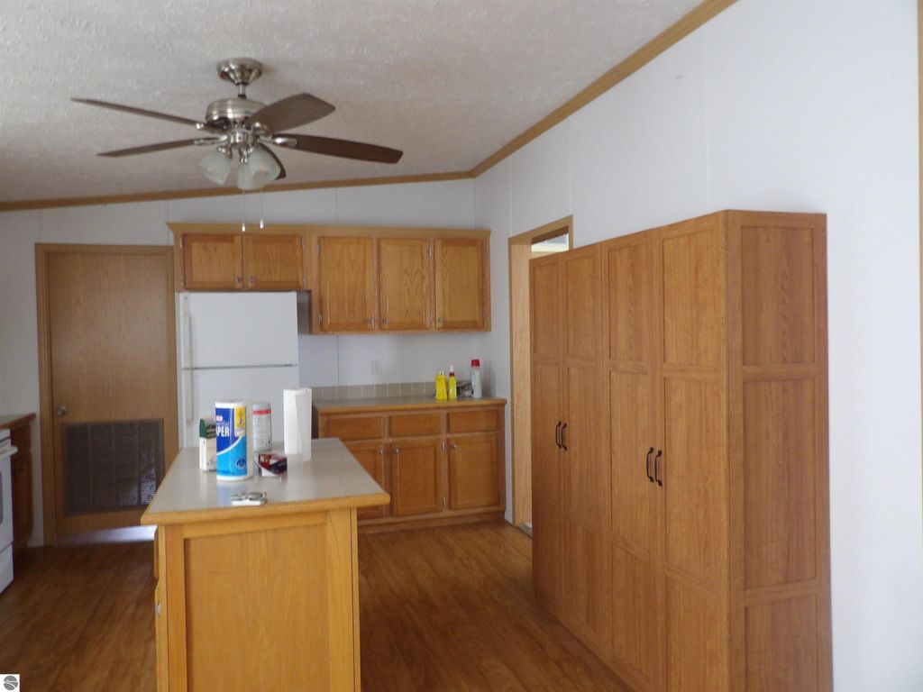 Image 3 of property listing at 388 Fairway Drive, Cadillac, MI 49601