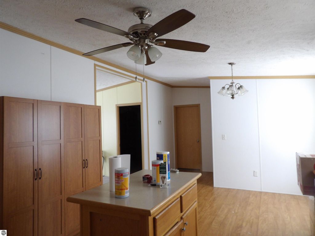 Image 4 of property listing at 388 Fairway Drive, Cadillac, MI 49601