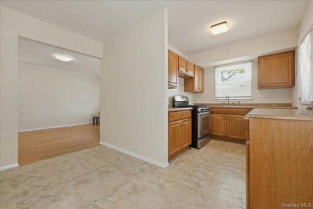 51 Hickory Road, Port Washington, NY 11050