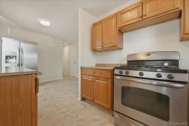 51 Hickory Road, Port Washington, NY 11050