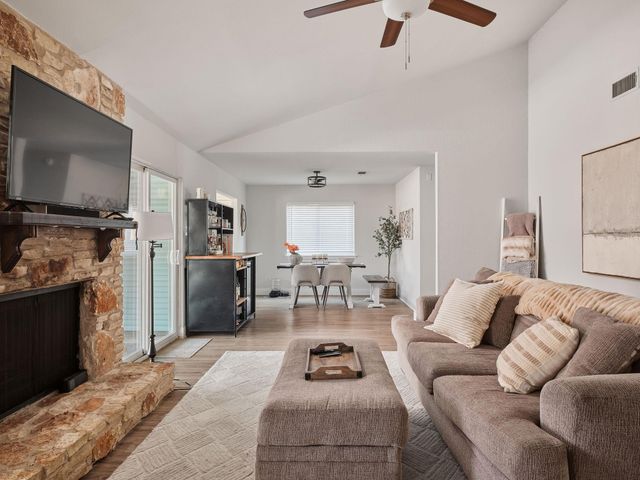 2008 Lear LN, Austin, TX 78745