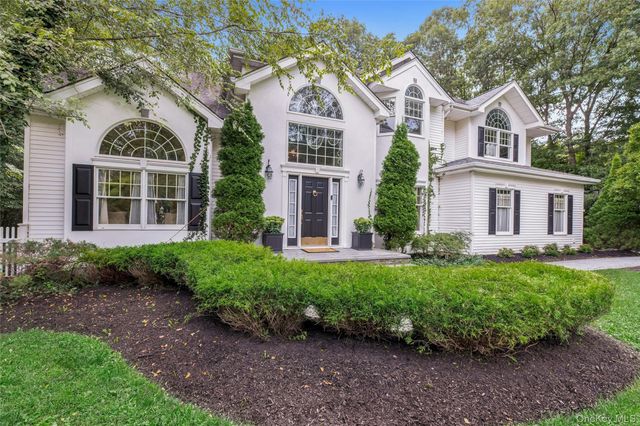 14 Cobbler Lane, East Setauket, NY 11733