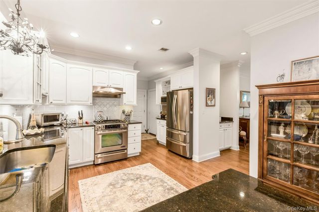 14 Cobbler Lane, East Setauket, NY 11733