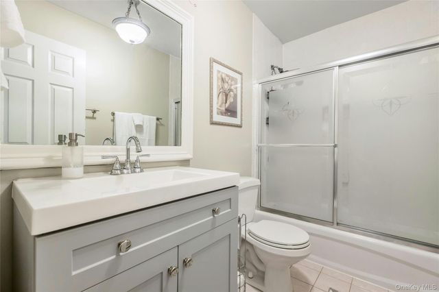 14 Cobbler Lane, East Setauket, NY 11733