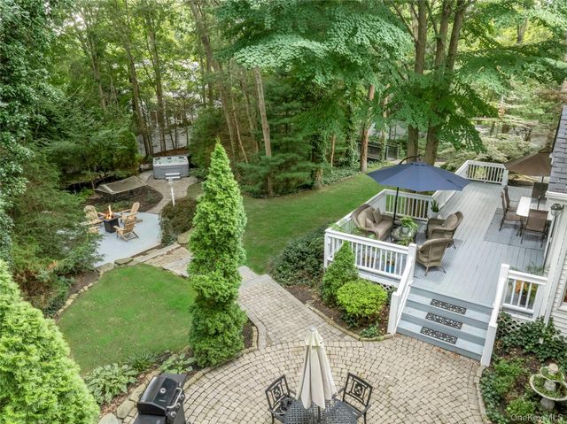 14 Cobbler Lane, East Setauket, NY 11733