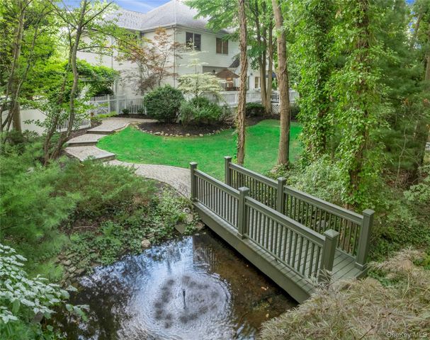 14 Cobbler Lane, East Setauket, NY 11733