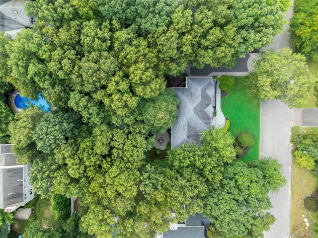 14 Cobbler Lane, East Setauket, NY 11733