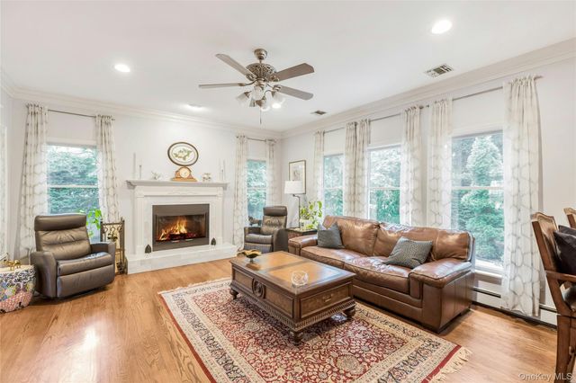 14 Cobbler Lane, East Setauket, NY 11733
