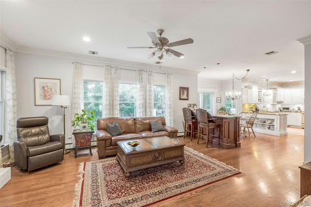 14 Cobbler Lane, East Setauket, NY 11733