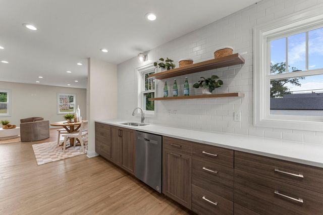 5003 Fairview Avenue N, Crystal, MN 55429