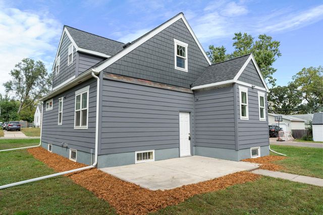 5003 Fairview Avenue N, Crystal, MN 55429