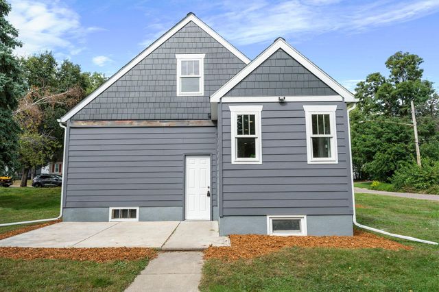 5003 Fairview Avenue N, Crystal, MN 55429