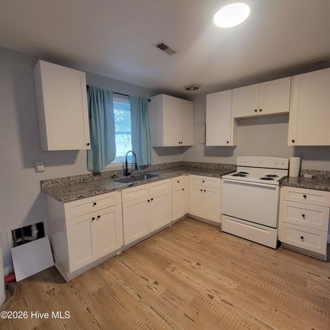 200 S Smith Street, Saint Helena, NC 28425