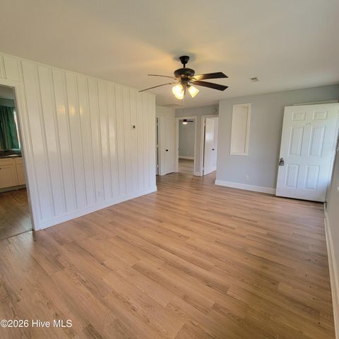 200 S Smith Street, Saint Helena, NC 28425