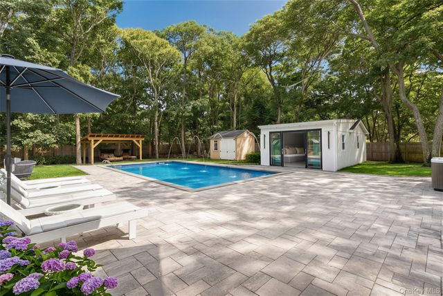 81 S Country Road, Westhampton Beach, NY 11978