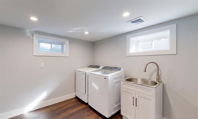 81 S Country Road, Westhampton Beach, NY 11978