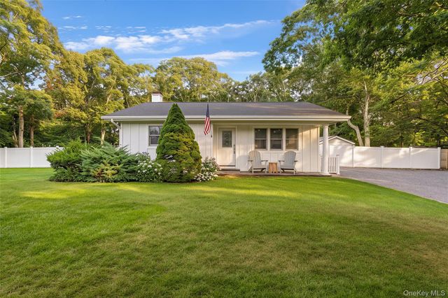 81 S Country Road, Westhampton Beach, NY 11978