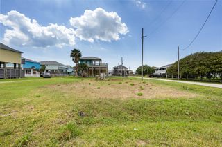 965 Alberdie Drive, Port Bolivar, TX 77650