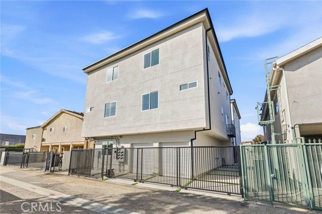 6554 Balboa Boulevard, Los Angeles, CA 91406