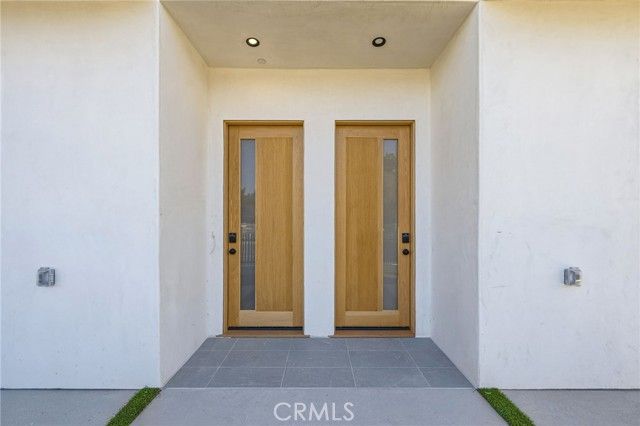 6554 Balboa Boulevard, Los Angeles, CA 91406