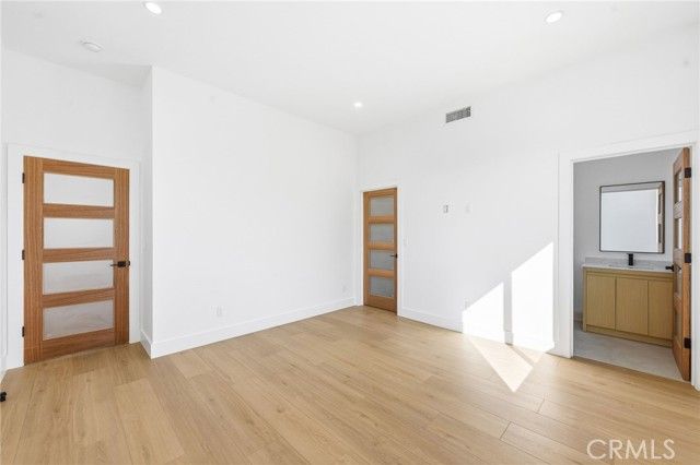 6554 Balboa Boulevard, Los Angeles, CA 91406