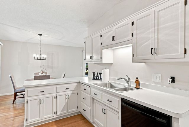 9701 Mill Creek Drive, Eden Prairie, MN 55347