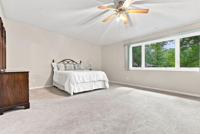 9701 Mill Creek Drive, Eden Prairie, MN 55347