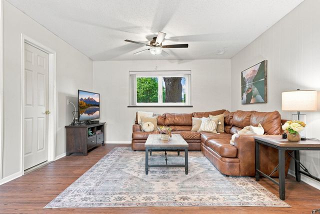 9701 Mill Creek Drive, Eden Prairie, MN 55347