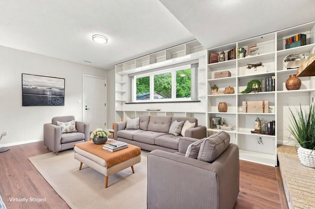 9701 Mill Creek Drive, Eden Prairie, MN 55347