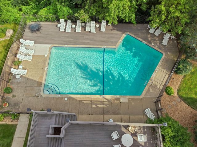 9701 Mill Creek Drive, Eden Prairie, MN 55347