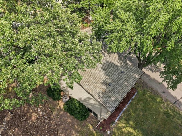 9701 Mill Creek Drive, Eden Prairie, MN 55347