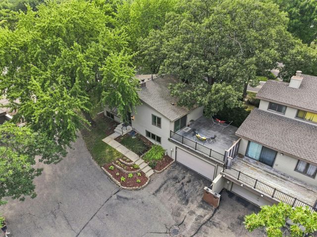 9701 Mill Creek Drive, Eden Prairie, MN 55347