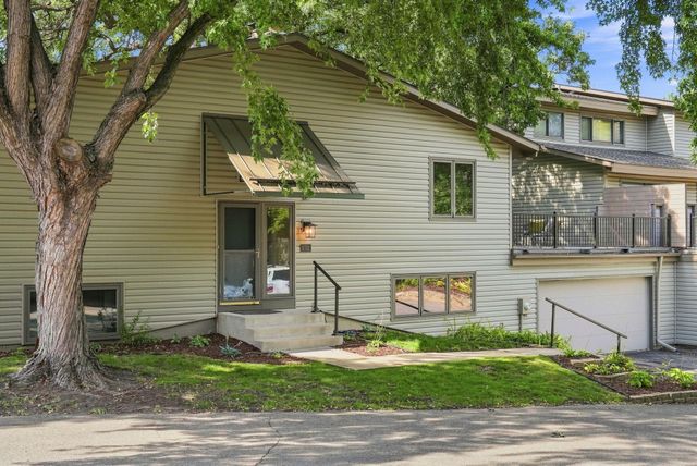 9701 Mill Creek Drive, Eden Prairie, MN 55347