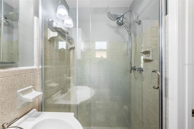 11781 68TH AVENUE, Seminole, FL 33772