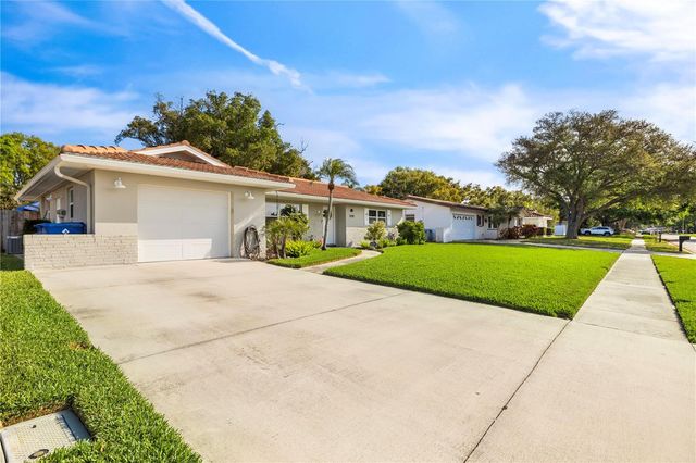 11781 68TH AVENUE, Seminole, FL 33772