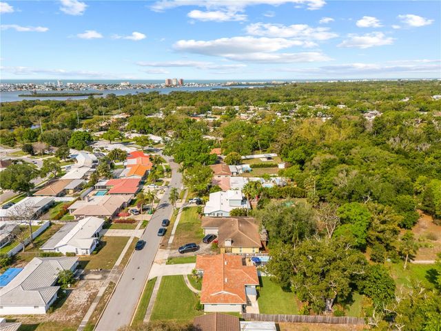 11781 68TH AVENUE, Seminole, FL 33772