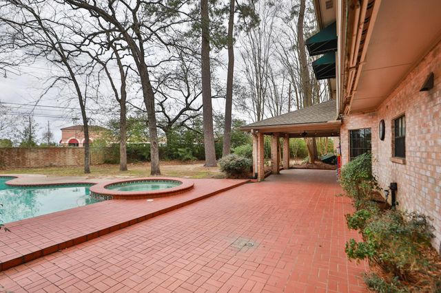 15235 Rainhollow Drive, Houston, TX 77070