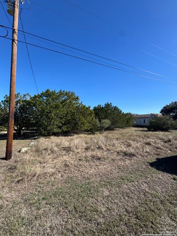 725 private road 1514, Bandera, TX 78003