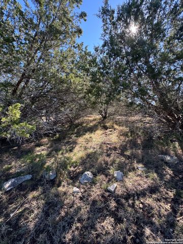 725 private road 1514, Bandera, TX 78003