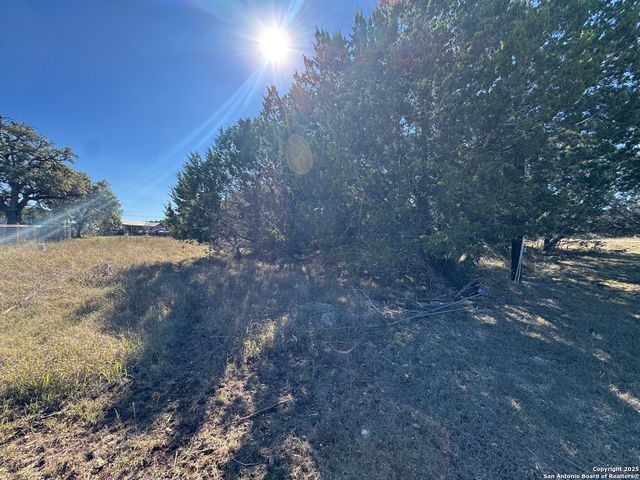 725 private road 1514, Bandera, TX 78003