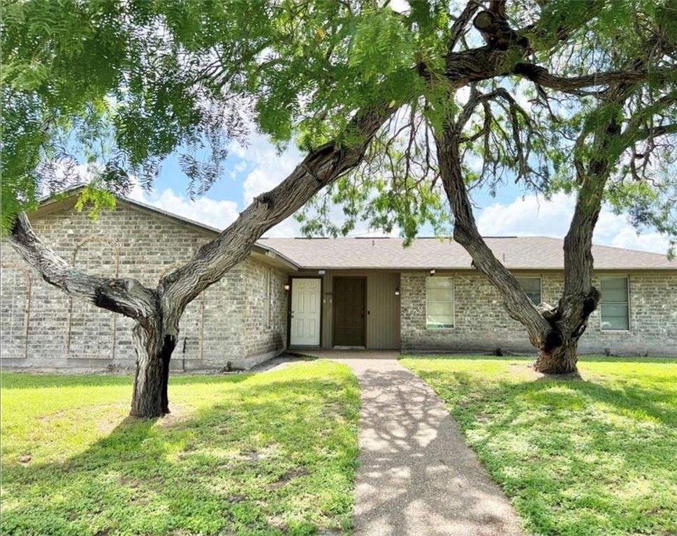 1606 Cimmarron St B, Portland, TX 78374